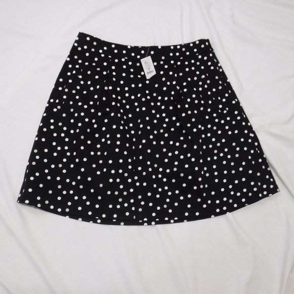 White House Black Market Dresses & Skirts - WHBM Skirt Size 8 White Black Polka Dot NWD
